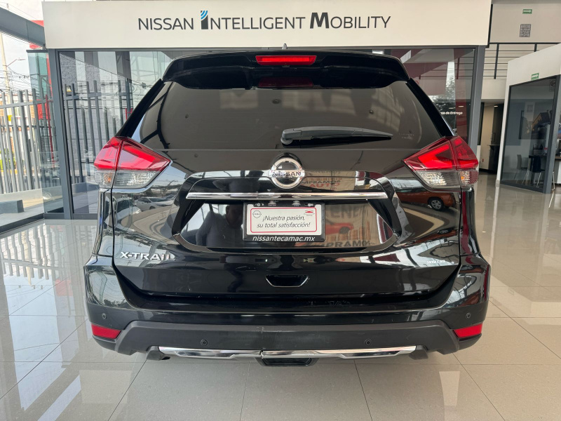 Nissan X-Trail  5 pts. Exclusive, CVT, piel, CD, QC, GPS, 5 pas., RA-18 (cambio de línea) 2018